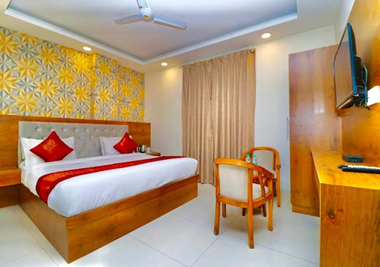 Hotel Galaxy Inn Near Delhi International Airport New Delhi Exterior photo
