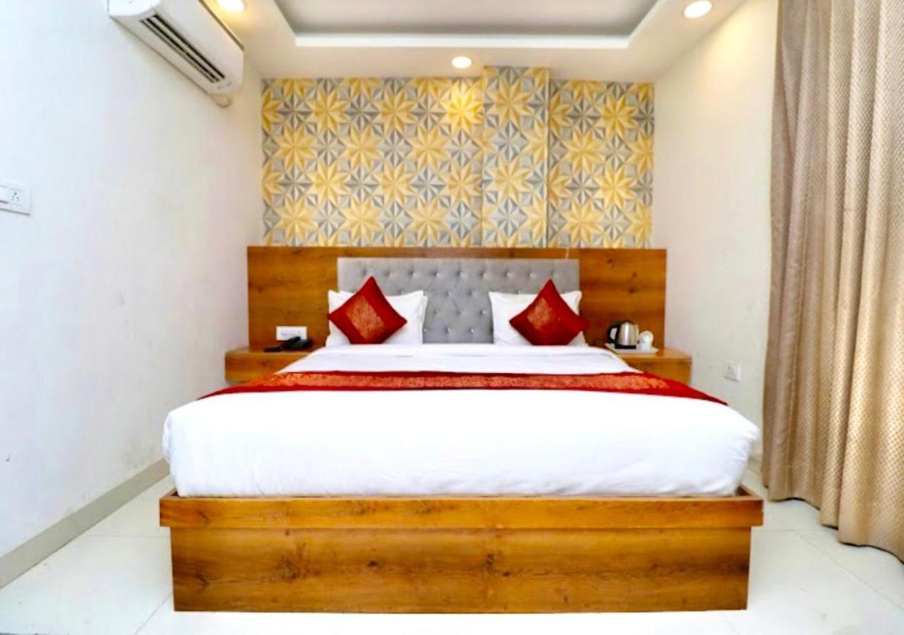 Hotel Galaxy Inn Near Delhi International Airport New Delhi Exterior photo